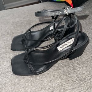 Steve Madden.Women’s 8.5.Worn once.No wear or tear.Selling for 75 or BEST OFFER